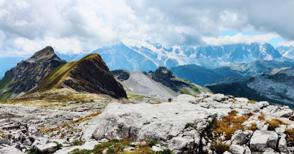 Workation statt Großstadtstress: Wie du Remote Work und Trekking auf Europas Trails clever kombinierst